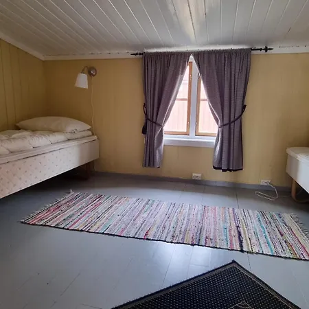 Feriehus Rorbu Burekka,