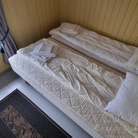 Feriehus Rorbu Burekka, *