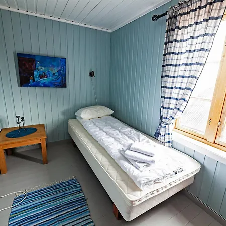 Rorbu Burekka, Feriehus Stamsund